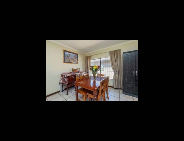 3 BEDROOM HOUSE FOR SALE IN BRACKENHURST